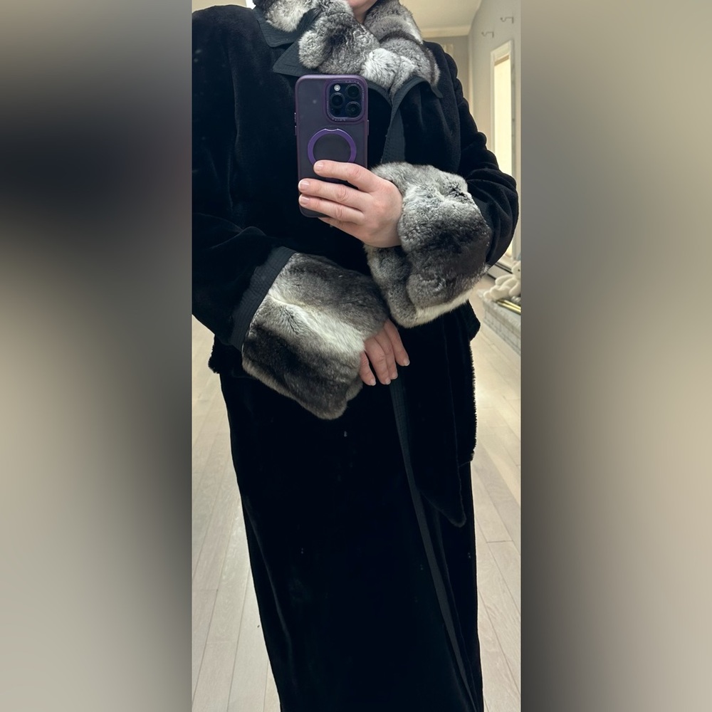 Luxury Gianfranco Ferré Fur Coat — Mint Condition